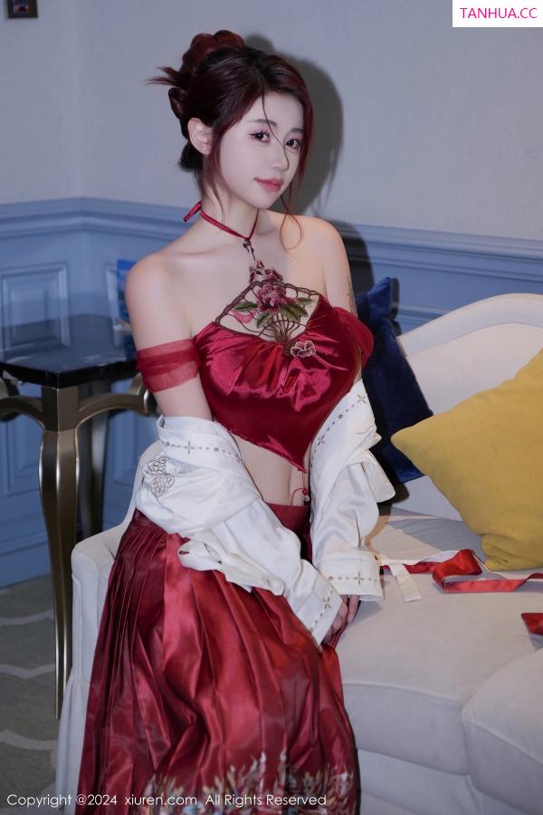 美七Mia  [XiuRen]高清写真图 2024.01.19 No.7985 美七Mia 古装美腿第24张图片